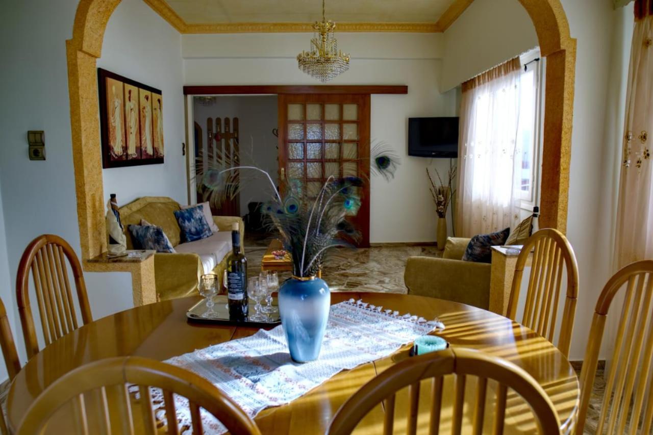 Afroditi'S House Villa Triovasálos Esterno foto