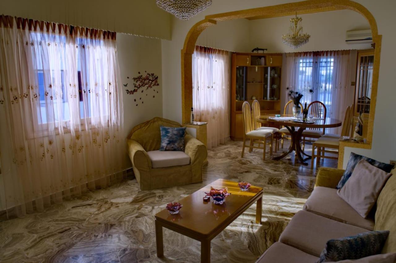 Afroditi'S House Villa Triovasálos Esterno foto
